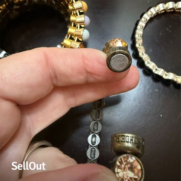 Plunder Design Multicolor Beaded Magnetic Bracelet Set of 8 Stackable - Picture 4 of 4